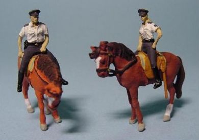 Policía nacional a caballo